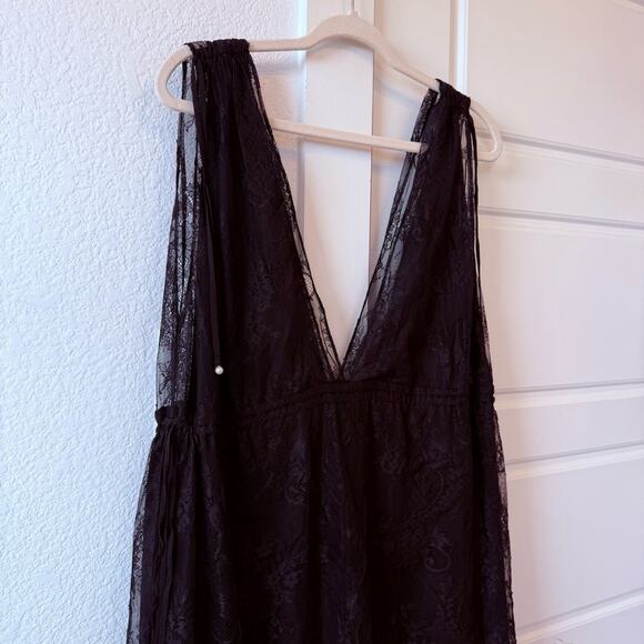 Alexis Umbria Lace Dress - Picture 7 of 10